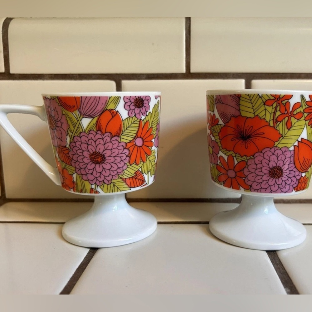 Vintage 1970s Groovy Floral Pedestal Footed Coffee Mugs Set of 2 Mod Retro Boho